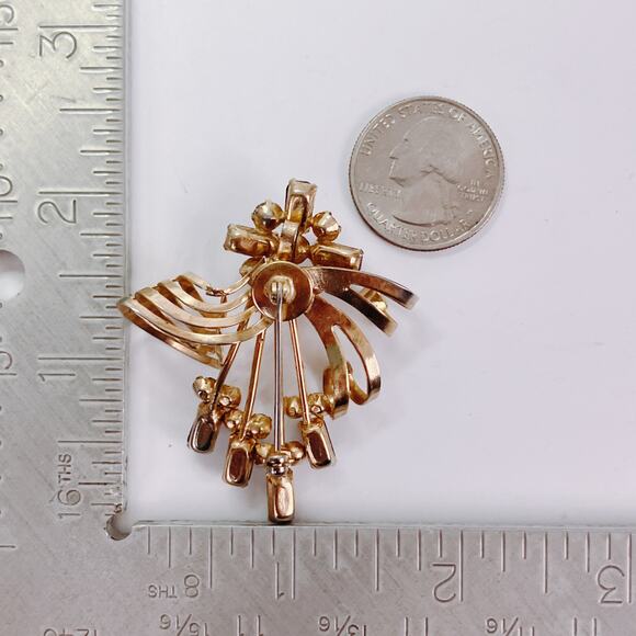 VTG 1940s Retro Moderne Gold Tone Ruby Red Rhinestone Ribbon Spray Brooch Iconic - Picture 10 of 10